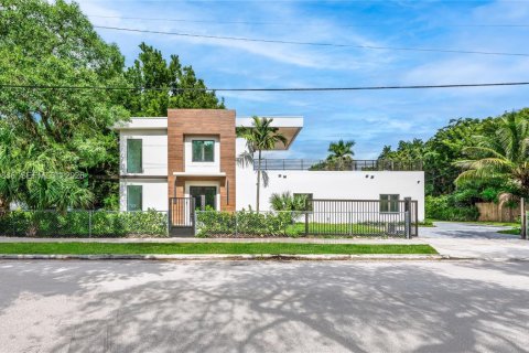 House in Miami, Florida 4 bedrooms, 206.99 sq.m. № 2009188