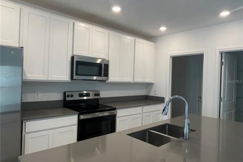 Villa ou maison à louer à Davenport, Floride: 5 chambres, 220.18 m2 № 2097829 - photo 3