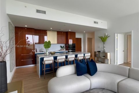 Condo in Miami, Florida, 3 bedrooms  № 2357668