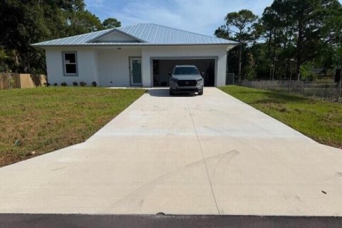 Villa ou maison à Palm Bay, Floride 3 chambres, 120.96 m2 № 2267653