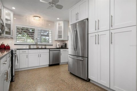 Villa ou maison à vendre à Sarasota, Floride: 3 chambres, 238.29 m2 № 1552847 - photo 11