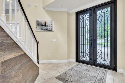 House in Fort Myers, Florida 6 bedrooms, 411.37 sq.m. № 2266097 - photo 5