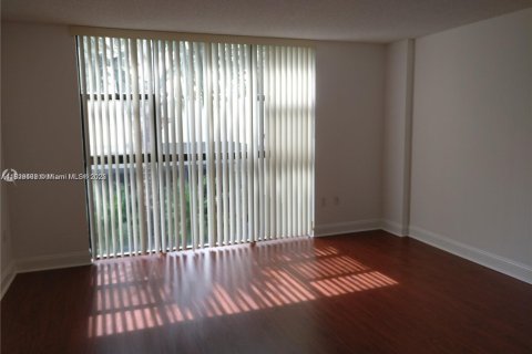 Купить кондоминиум в Авентура, Флорида 1 спальня, 95.97м2, № 2035647 - фото 7