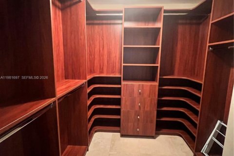 Condo in Fort Lauderdale, Florida, 2 bedrooms  № 2043178 - photo 13