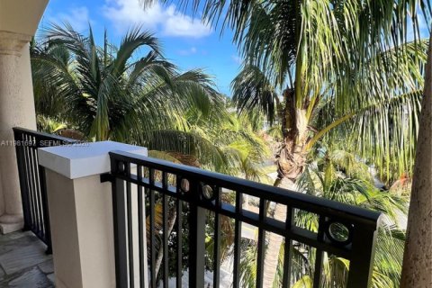 Condo in Fort Lauderdale, Florida, 2 bedrooms  № 2043178 - photo 19