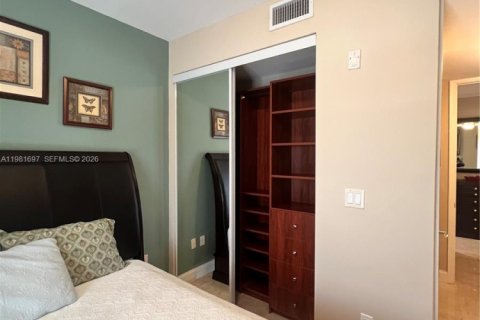 Condo in Fort Lauderdale, Florida, 2 bedrooms  № 2043178 - photo 16