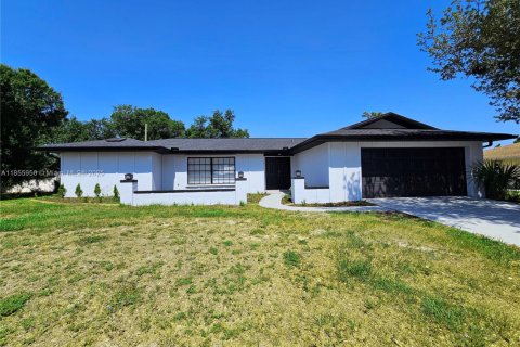 House in Port Charlotte, Florida 3 bedrooms, 160.72 sq.m. № 1880368 - photo 2