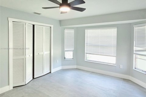 House in Port Charlotte, Florida 3 bedrooms, 160.72 sq.m. № 1880368 - photo 22