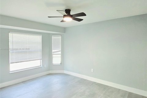 House in Port Charlotte, Florida 3 bedrooms, 160.72 sq.m. № 1880368 - photo 24