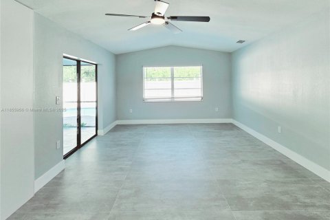 House in Port Charlotte, Florida 3 bedrooms, 160.72 sq.m. № 1880368 - photo 23