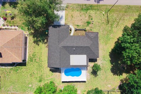 House in Port Charlotte, Florida 3 bedrooms, 160.72 sq.m. № 1880368 - photo 1