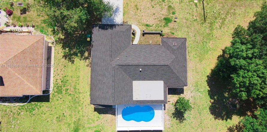 House in Port Charlotte, Florida 3 bedrooms, 160.72 sq.m. № 1880368