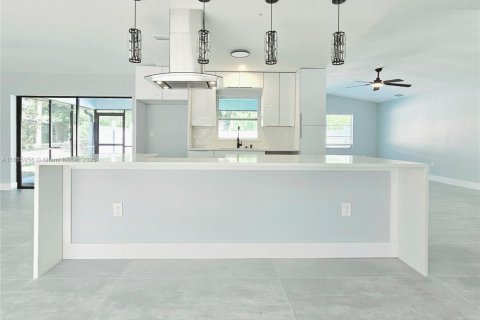 House in Port Charlotte, Florida 3 bedrooms, 160.72 sq.m. № 1880368 - photo 15