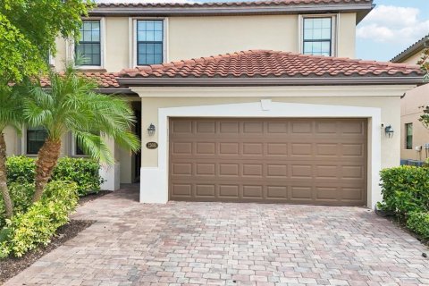House in Venice, Florida 5 bedrooms, 314.47 sq.m. № 1914875 - photo 1