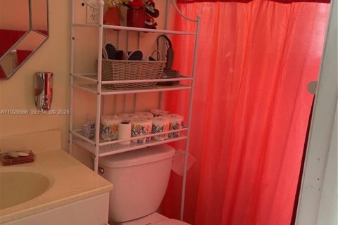 Casa en venta en Miami, Florida, 4 dormitorios, 171.78 m2 № 1984277 - foto 11