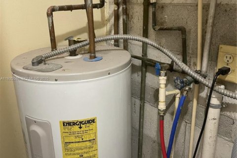 Casa en venta en Miami, Florida, 4 dormitorios, 171.78 m2 № 1984277 - foto 18