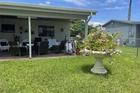 Casa en venta en Miami, Florida, 4 dormitorios, 171.78 m2 № 1984277 - foto 9