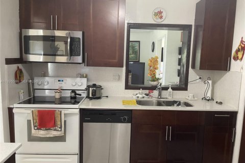 Casa en venta en Miami, Florida, 4 dormitorios, 171.78 m2 № 1984277 - foto 15