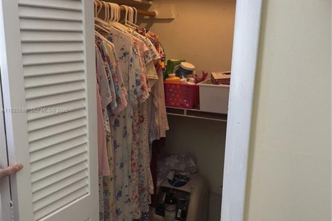 Casa en venta en Miami, Florida, 4 dormitorios, 171.78 m2 № 1984277 - foto 12