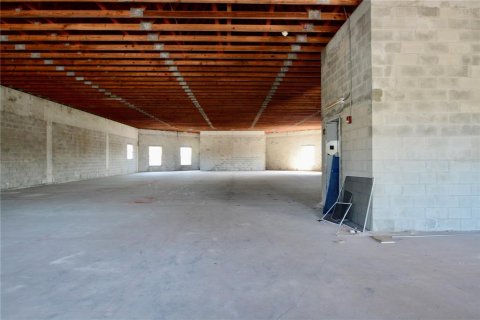 Propiedad comercial en alquiler en Port Charlotte, Florida № 1027527 - foto 2