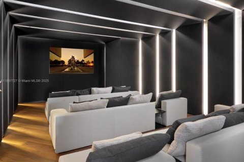 Condominio en venta en Bal Harbour, Florida, 2 dormitorios, 167.69 m2 № 1948928 - foto 16