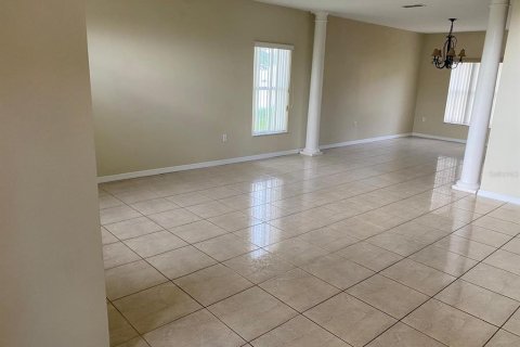 House in Poinciana, Florida 4 bedrooms, 259.2 sq.m. № 1803810 - photo 5