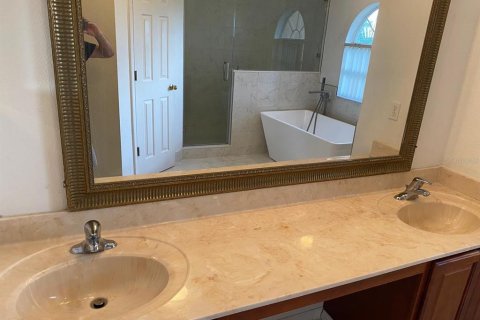 House in Poinciana, Florida 4 bedrooms, 259.2 sq.m. № 1803810 - photo 12