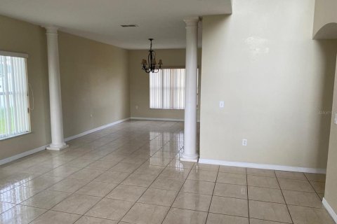 House in Poinciana, Florida 4 bedrooms, 259.2 sq.m. № 1803810 - photo 11