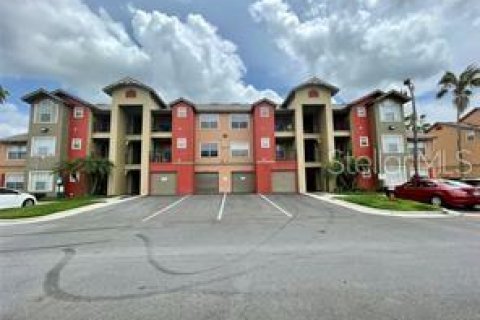 Condo in Kissimmee, Florida, 1 bedroom № 1913464 - photo 1