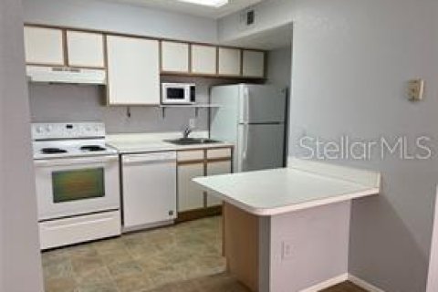 Condo in Kissimmee, Florida, 1 bedroom № 1913464 - photo 4