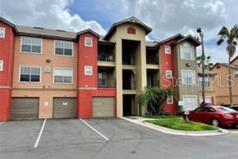 Condo in Kissimmee, Florida, 1 bedroom № 1913464 - photo 2