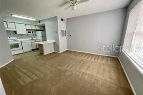 Condo in Kissimmee, Florida, 1 bedroom № 1913464 - photo 3
