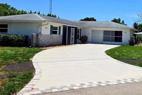 Villa ou maison à louer à Venice, Floride: 2 chambres, 147.25 m2 № 2157057 - photo 3