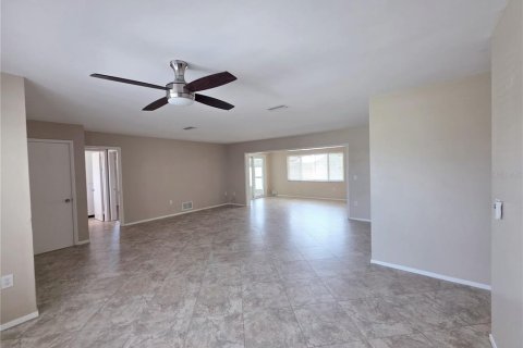 Villa ou maison à louer à Venice, Floride: 2 chambres, 147.25 m2 № 2157057 - photo 6