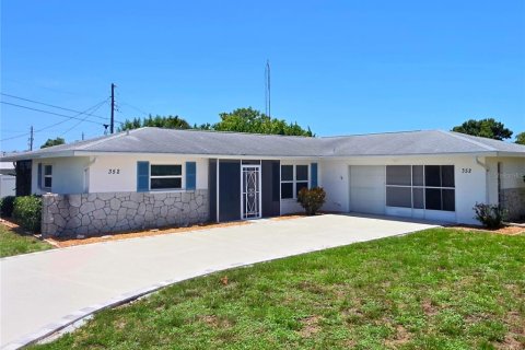 Villa ou maison à louer à Venice, Floride: 2 chambres, 147.25 m2 № 2157057 - photo 2