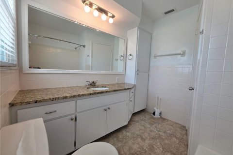 Villa ou maison à louer à Venice, Floride: 2 chambres, 147.25 m2 № 2157057 - photo 24