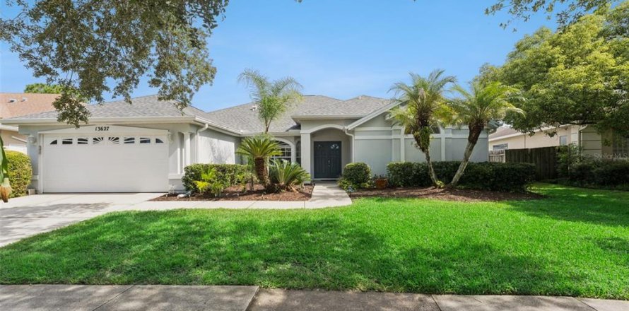 House in Orlando, Florida 3 bedrooms, 199.83 sq.m. № 2330157