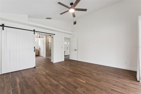 House in Orlando, Florida 3 bedrooms, 199.83 sq.m. № 2330157 - photo 10