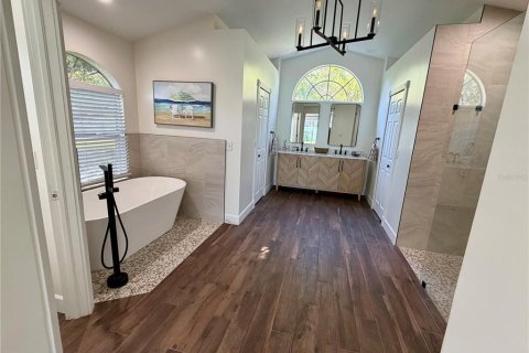 House in Orlando, Florida 3 bedrooms, 199.83 sq.m. № 2330157 - photo 13