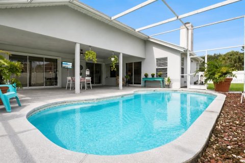 House in Orlando, Florida 3 bedrooms, 199.83 sq.m. № 2330157 - photo 21