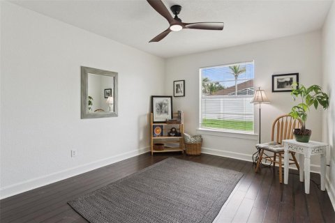 House in Orlando, Florida 3 bedrooms, 199.83 sq.m. № 2330157 - photo 17
