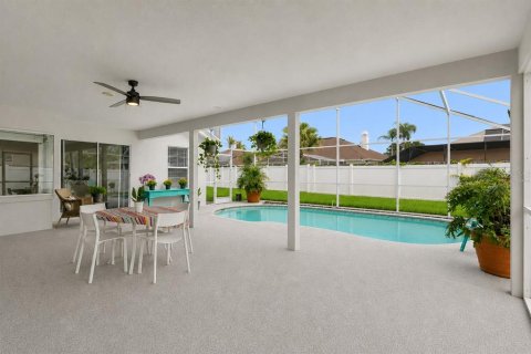 House in Orlando, Florida 3 bedrooms, 199.83 sq.m. № 2330157 - photo 22