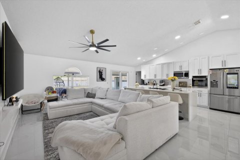 Casa en venta en Spring Hill, Florida, 3 dormitorios, 150.41 m2 № 2156367 - foto 3