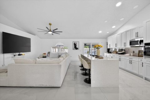 Casa en venta en Spring Hill, Florida, 3 dormitorios, 150.41 m2 № 2156367 - foto 5