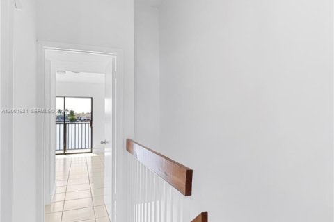 Condo in Hialeah, Florida, 2 bedrooms  № 2069011 - photo 28