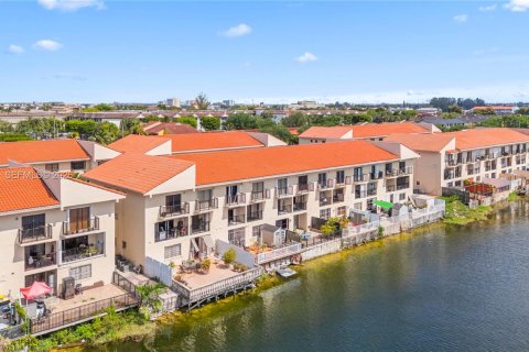 Condo in Hialeah, Florida, 2 bedrooms  № 2069011 - photo 27