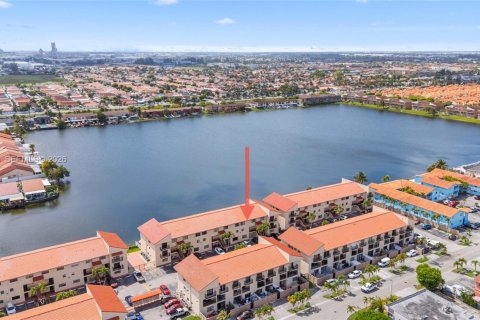 Condo in Hialeah, Florida, 2 bedrooms  № 2069011 - photo 23