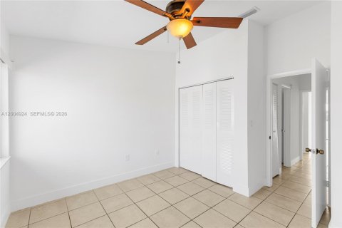 Condo in Hialeah, Florida, 2 bedrooms  № 2069011 - photo 29