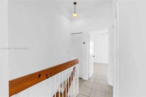 Condo in Hialeah, Florida, 2 bedrooms  № 2069011 - photo 24