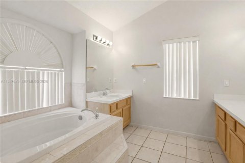 House in Riverview, Florida 4 bedrooms № 2004300 - photo 20